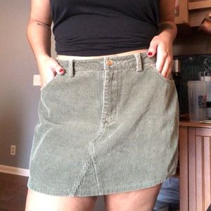 ✨Green corduroy mini skirt✨